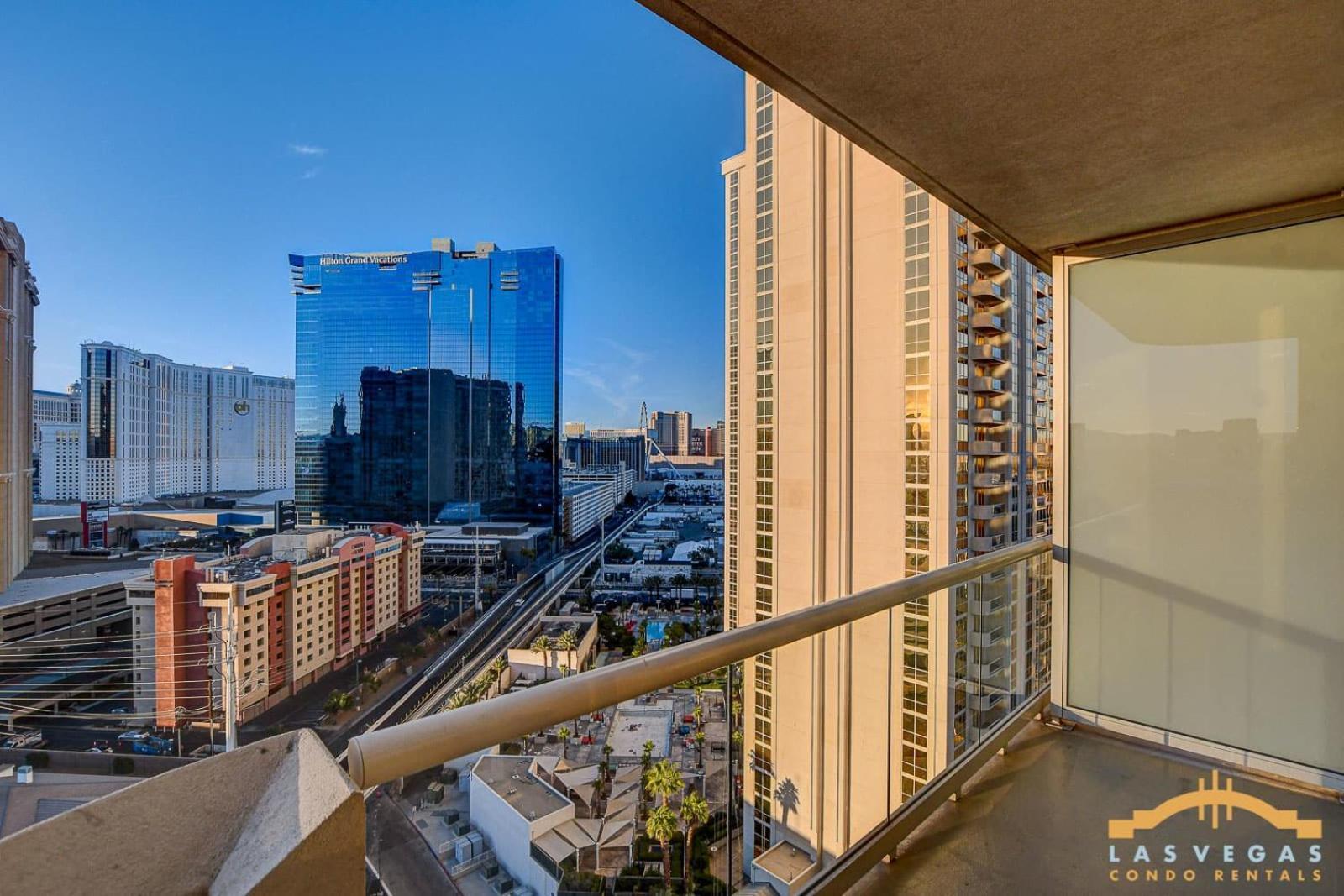 Mgm Signature-16-605 Strip View Balcony Holiday home *
