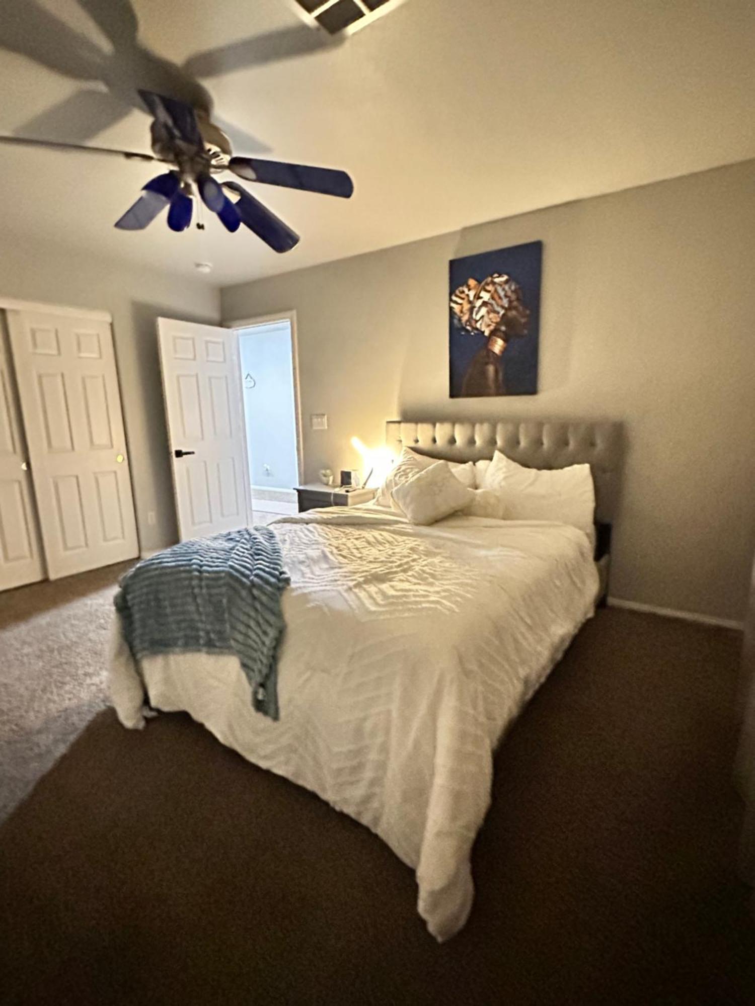 Spacious Cozy Close To Everything *