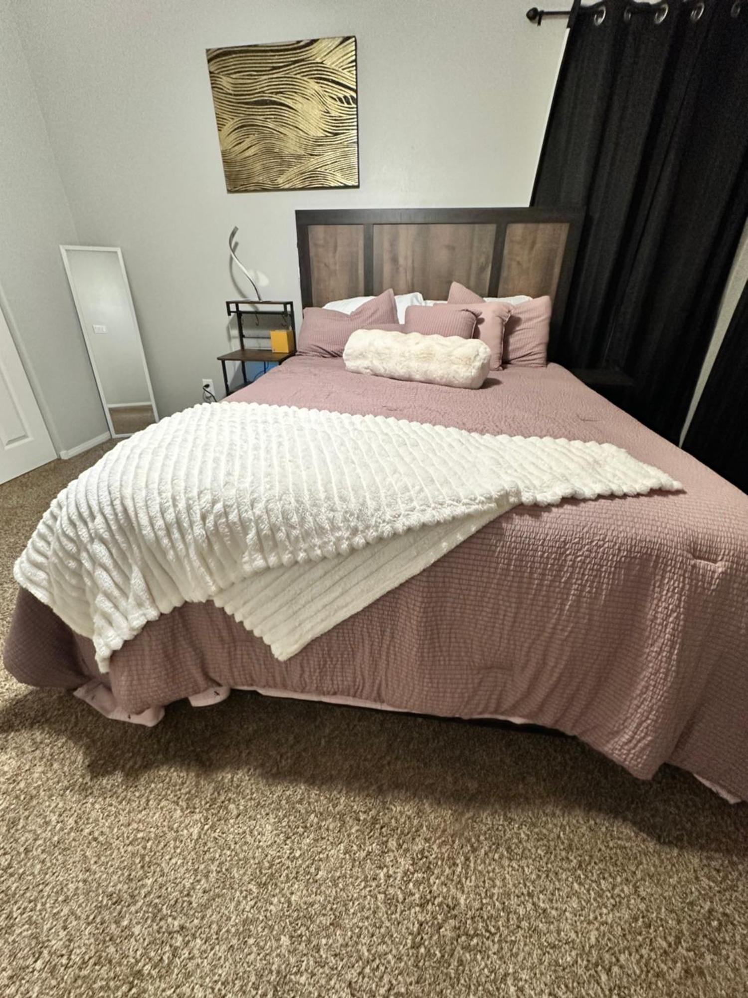 Spacious Cozy Close To Everything * Las Vegas