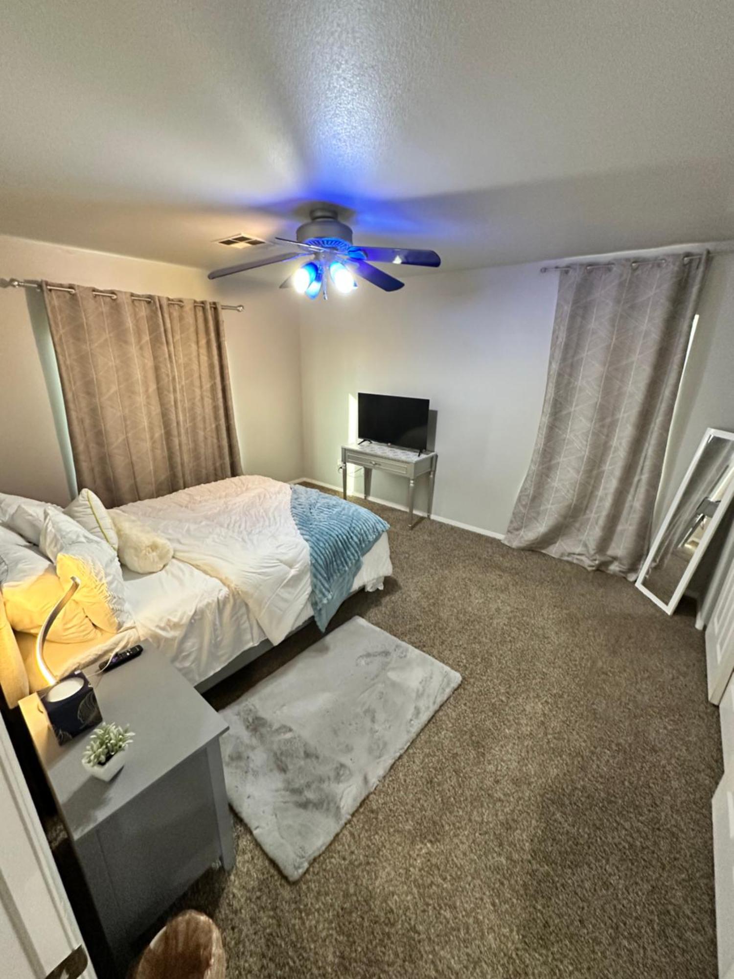 Spacious Cozy Close To Everything *