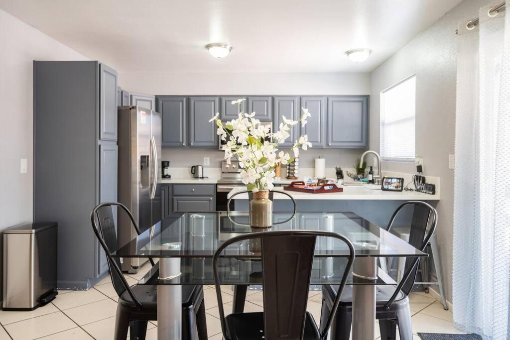 Desert Oasis Retreat Holiday home Las Vegas