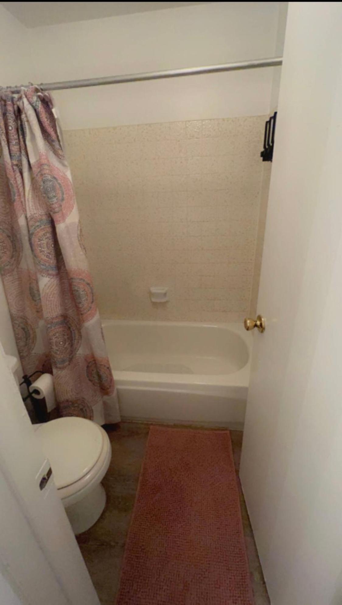 Entire 1br & 1ba Apartment *