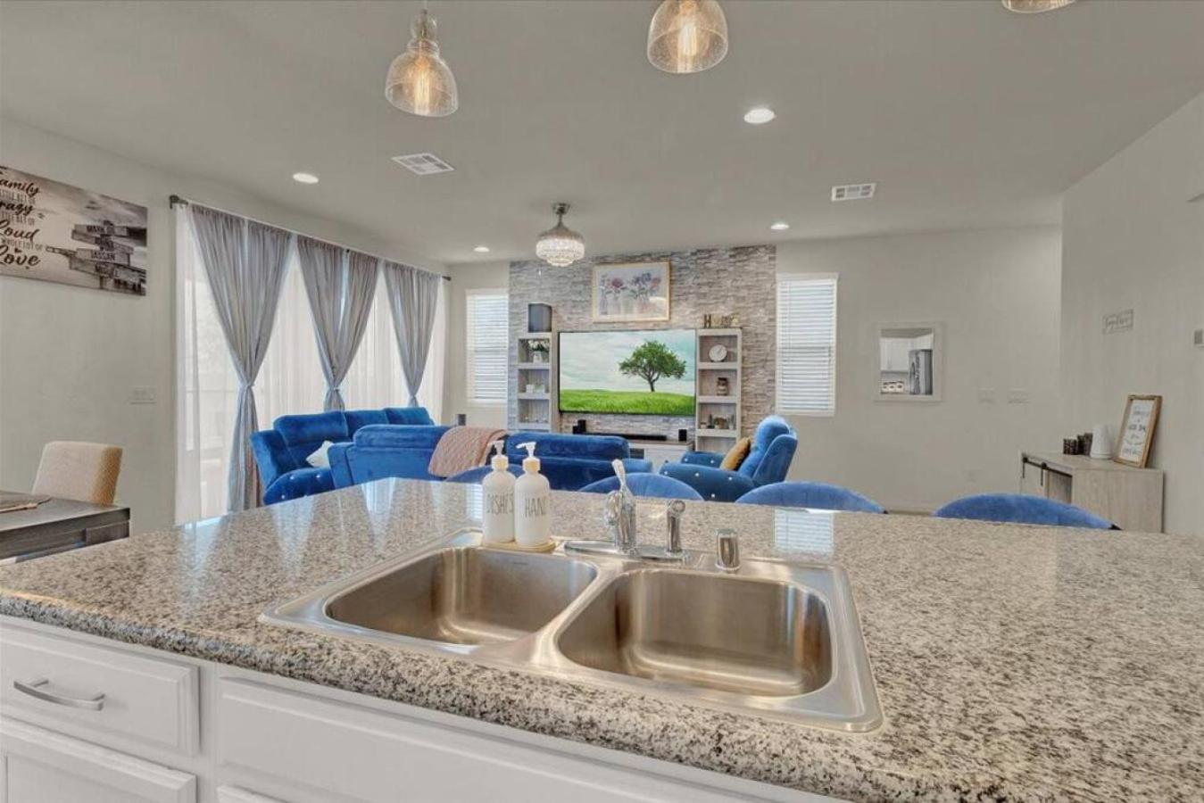 Holiday home Serenity Retreat: 3br, Heated Pool, Parking *