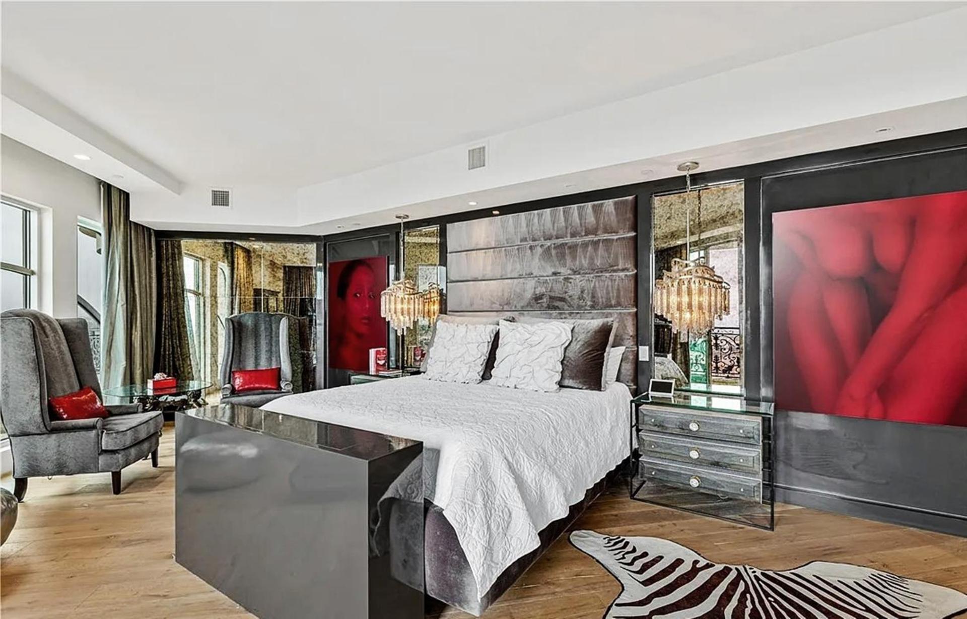 Apartment Luxurious Four-bedroom Penthouse