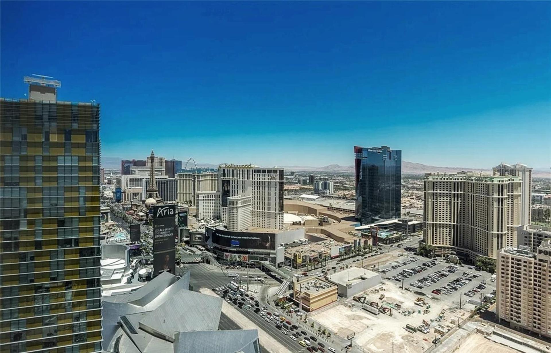 Elegant Two-bedroom Corner * Las Vegas