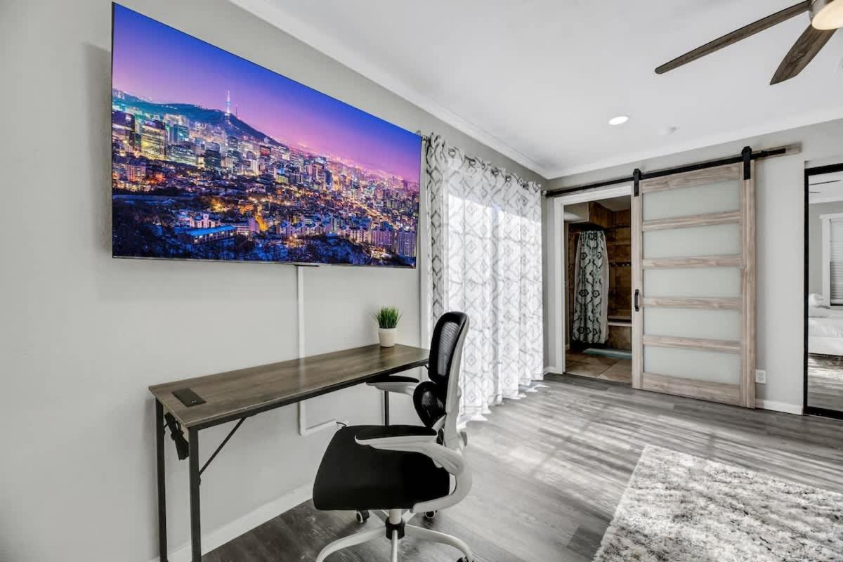 Modern With Theater And Hot Tub Las Vegas