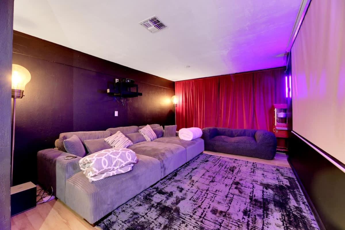 Holiday home Modern With Theater And Hot Tub *