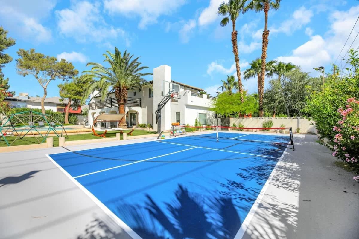 Ultimate Family Getaway Pickleball Heated Pool Villa Las Vegas