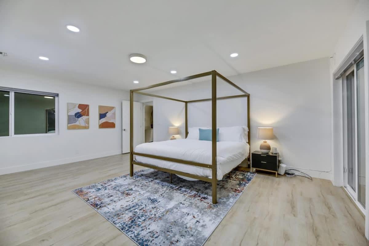 Ultimate Family Getaway Pickleball Heated Pool Villa Las Vegas