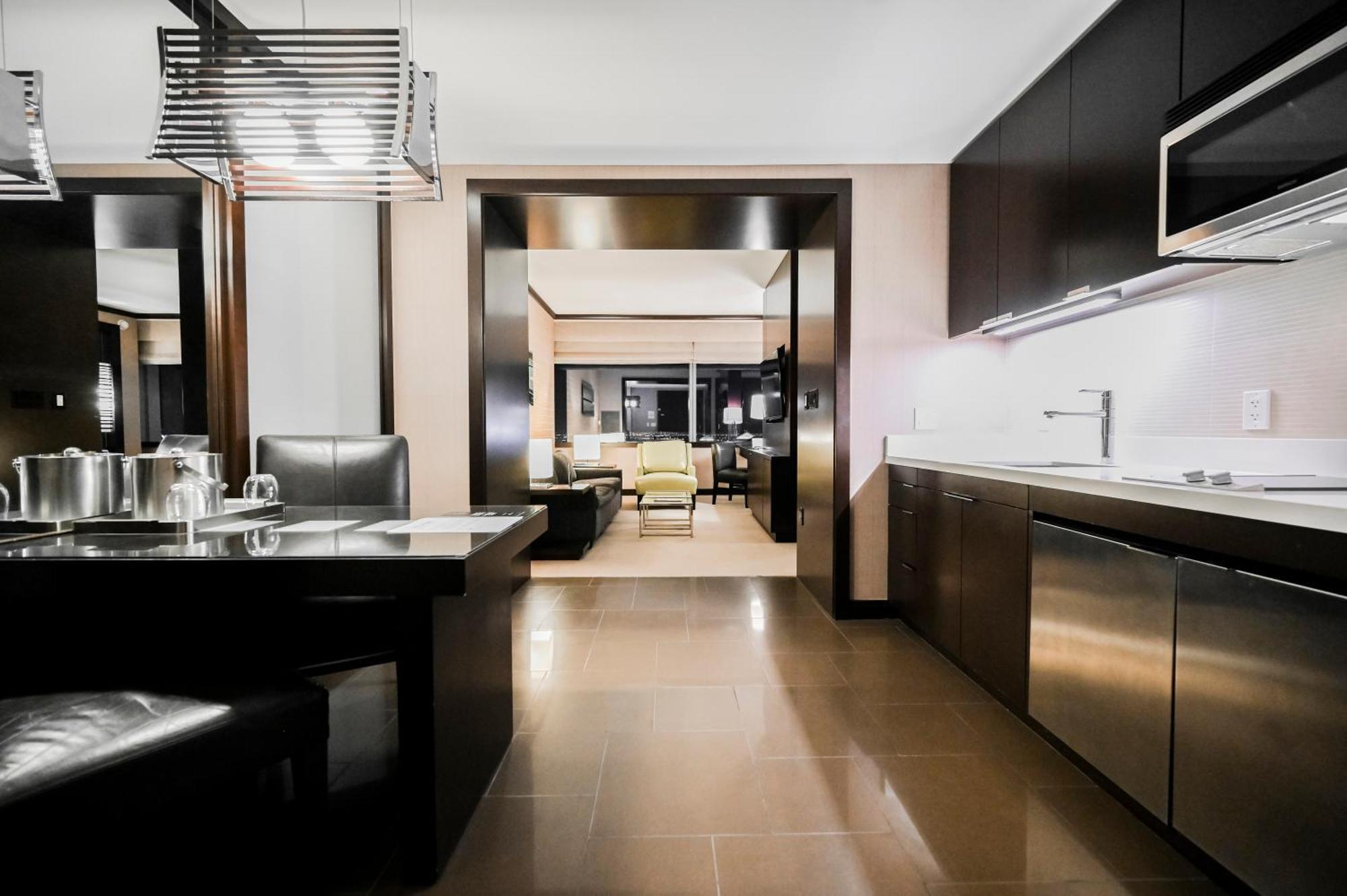 Stripviewsuites At Vdara *