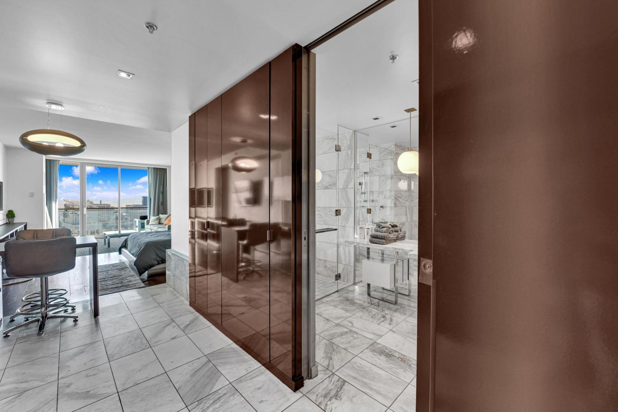 52nd Floor Modern Luxury Studio Strip View * Las Vegas
