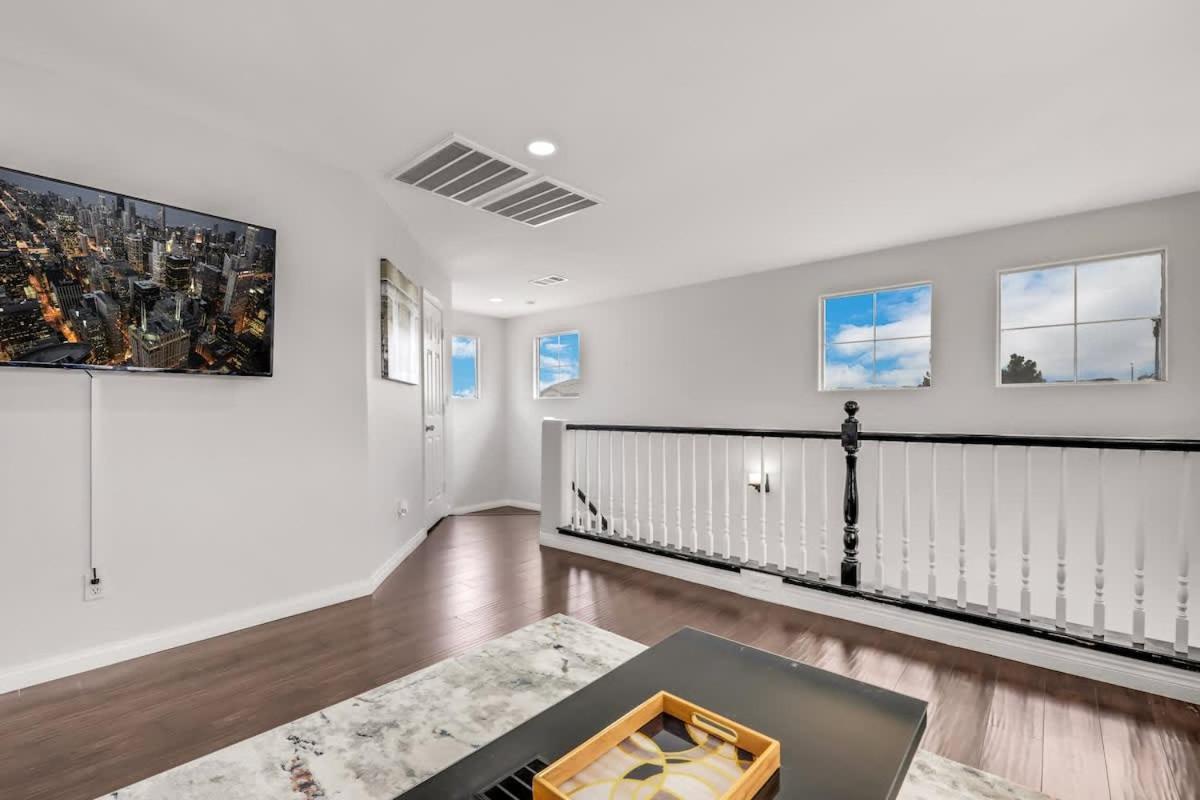The Designer House With Heated Pool And 10 Min To Strip Great For Family * Las Vegas