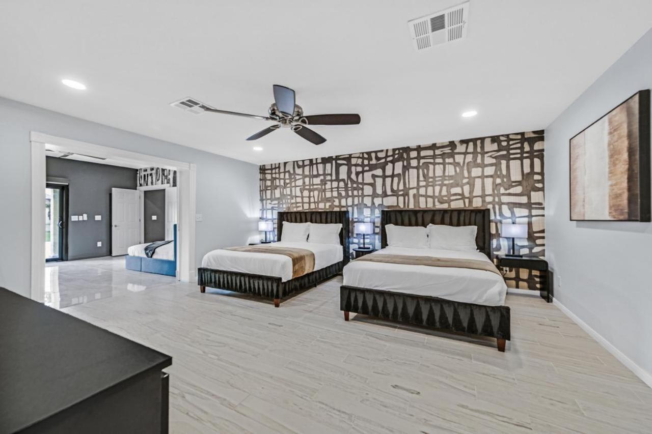 Holiday home New Luxurious 6br Near Lv Strip W Pool & *