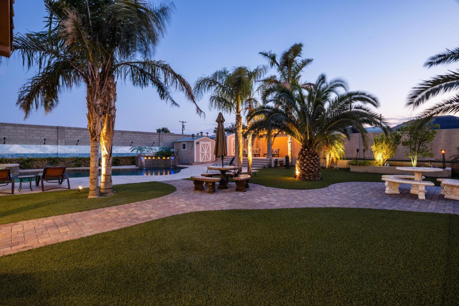 New Luxurious 6br Near Lv Strip W Pool & Holiday home