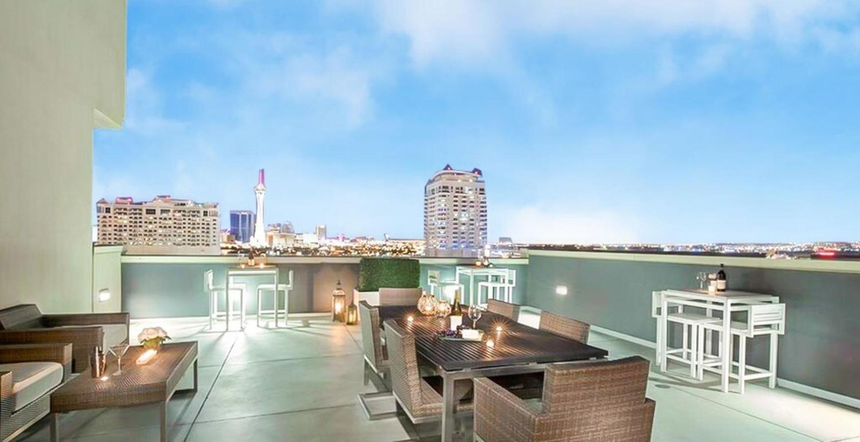 Holiday home Balcony Luxury High Rise Downtown Fremont Casinos