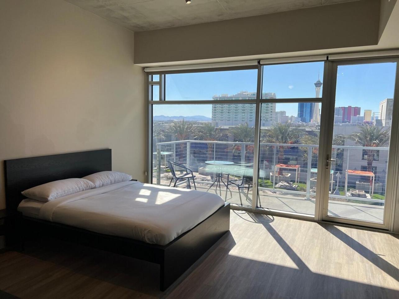 Balcony Luxury High Rise Downtown Fremont Casinos Holiday home