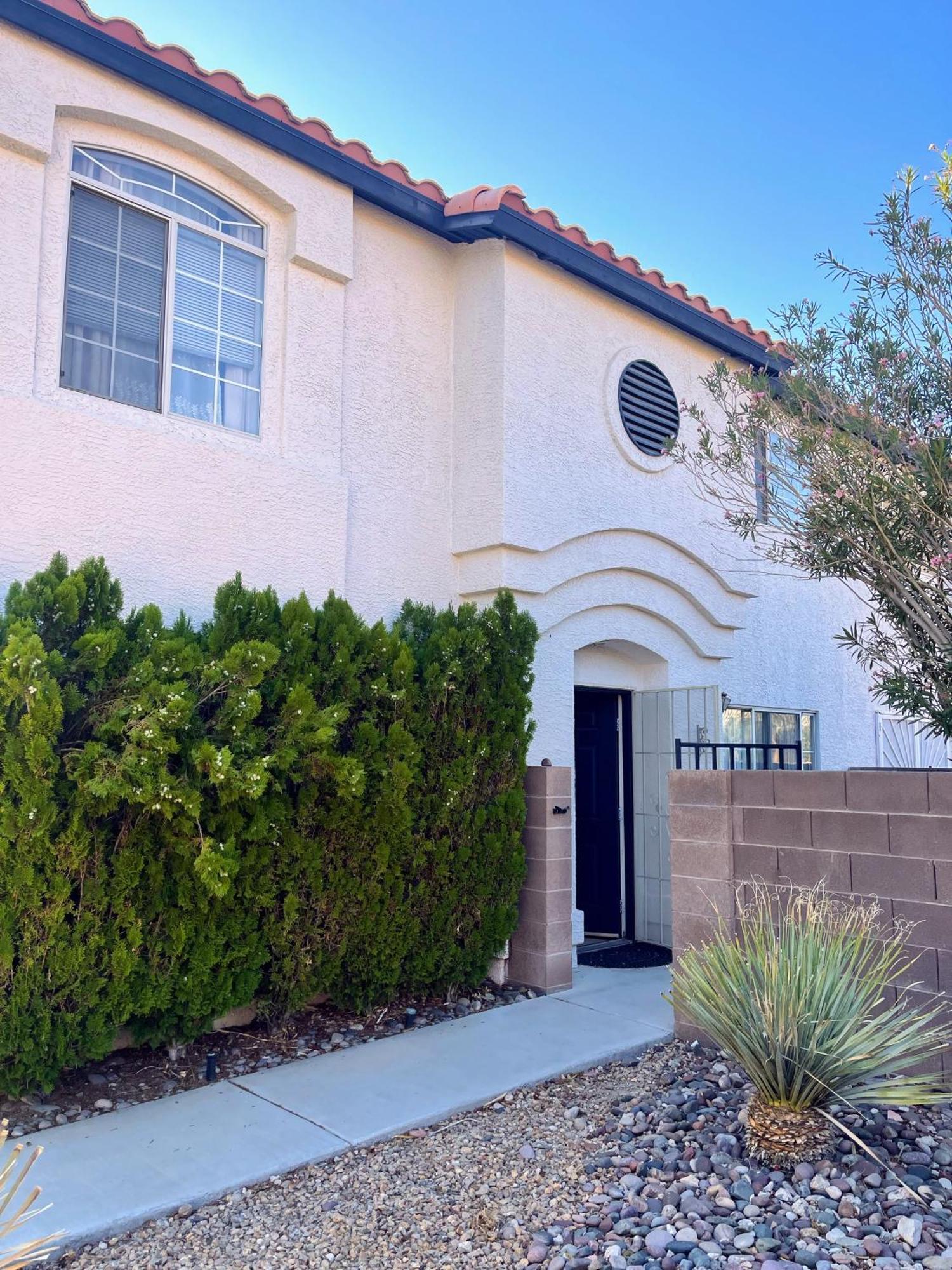 Extended 3 Bedrooms Cozy Townhouse Living Holiday home