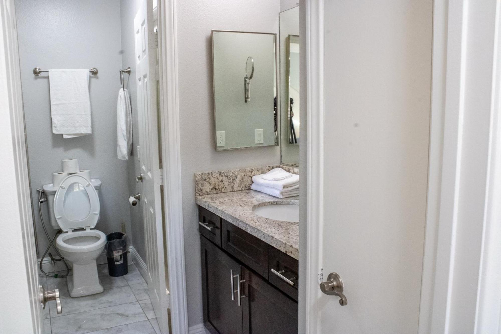 Heated Salt Pool, Bbq, Movie Projector, Stereo, Billiards Table, Arcade Game, Darts - Stone Sanctuary Nw At Childrens Memorial Park, Pool Heat Optional *