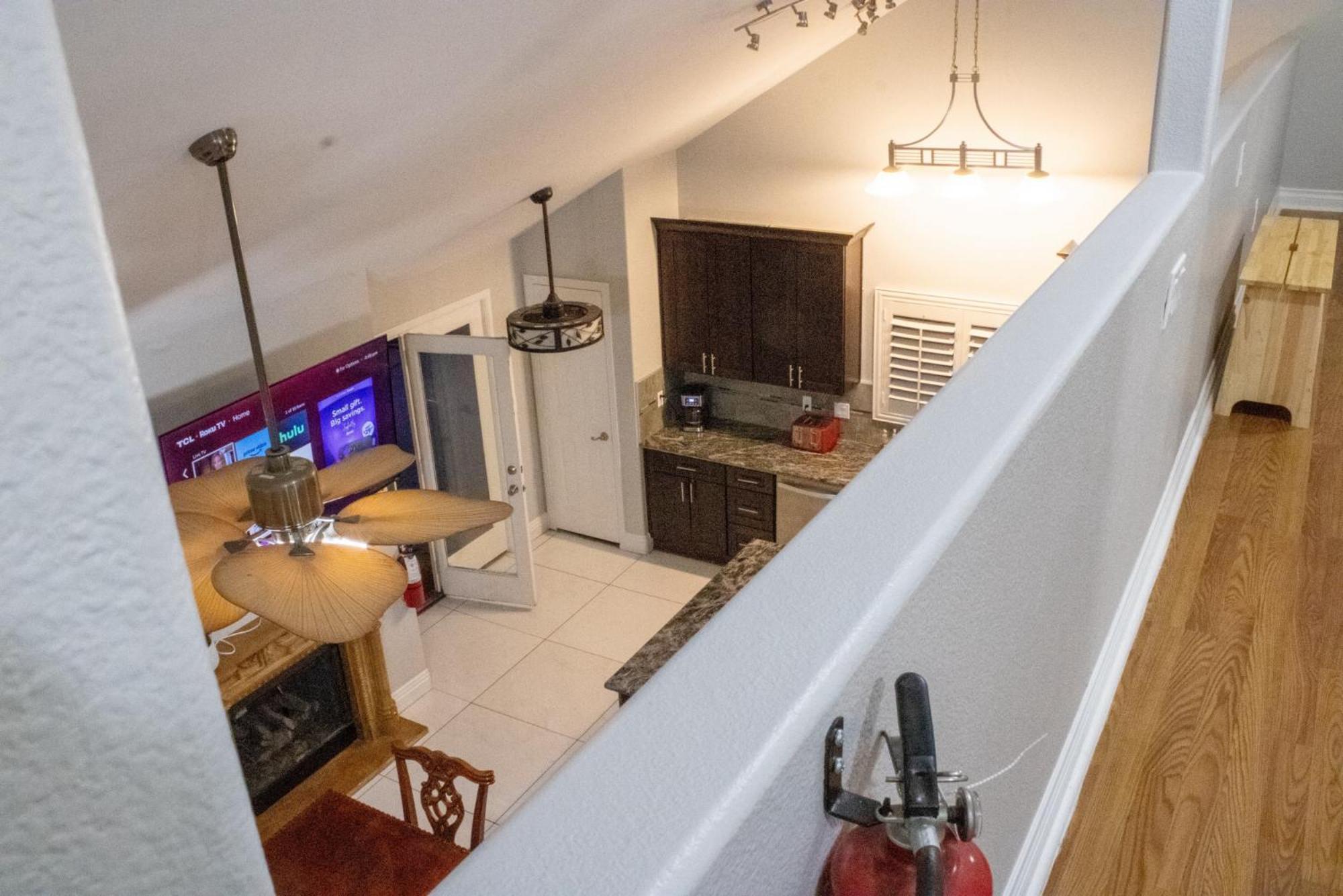 Heated Salt Pool, Bbq, Movie Projector, Stereo, Billiards Table, Arcade Game, Darts - Stone Sanctuary Nw At Childrens Memorial Park, Pool Heat Optional *