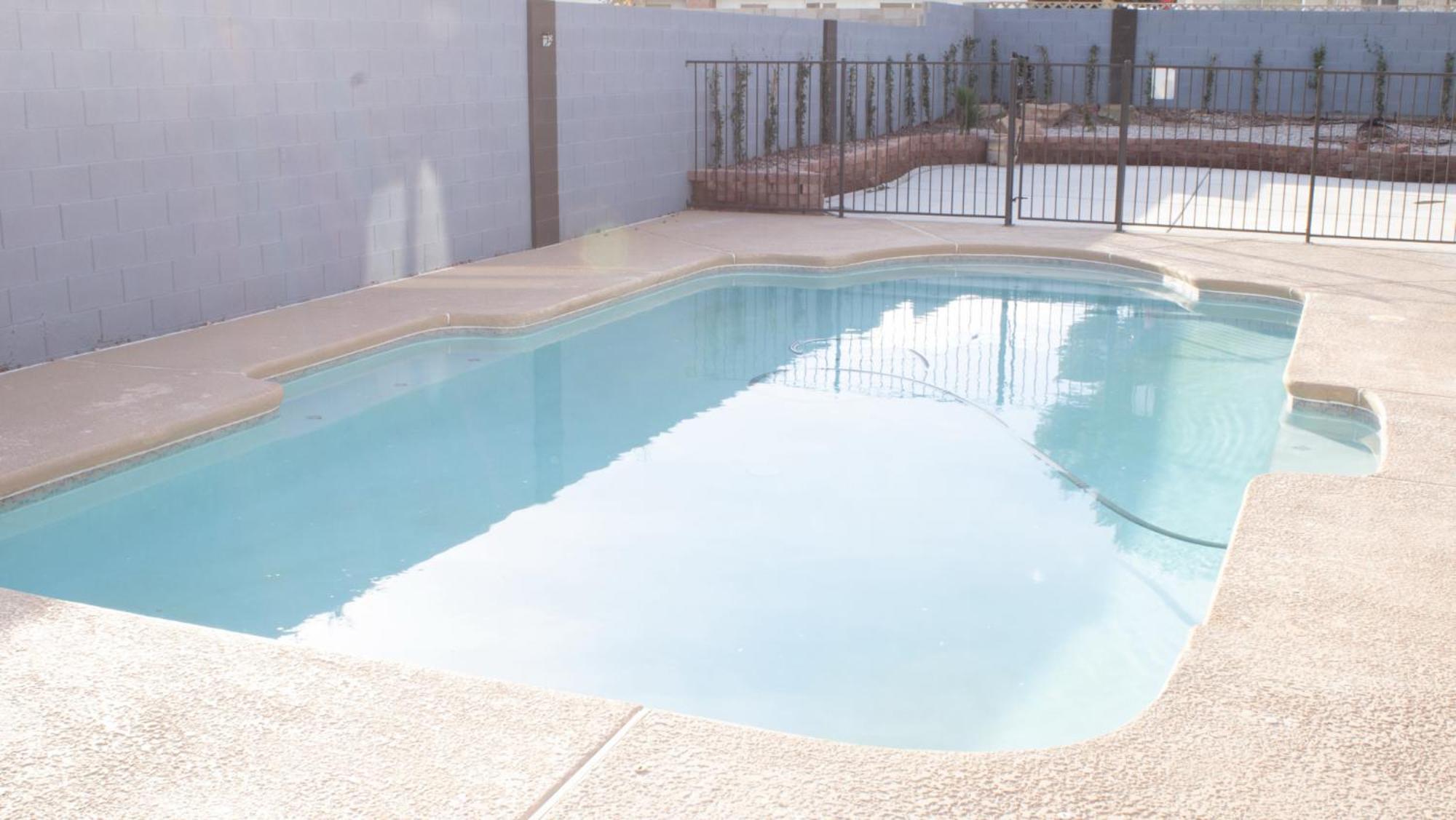 Heated Salt Pool, Bbq, Movie Projector, Stereo, Billiards Table, Arcade Game, Darts - Stone Sanctuary Nw At Childrens Memorial Park, Pool Heat Optional