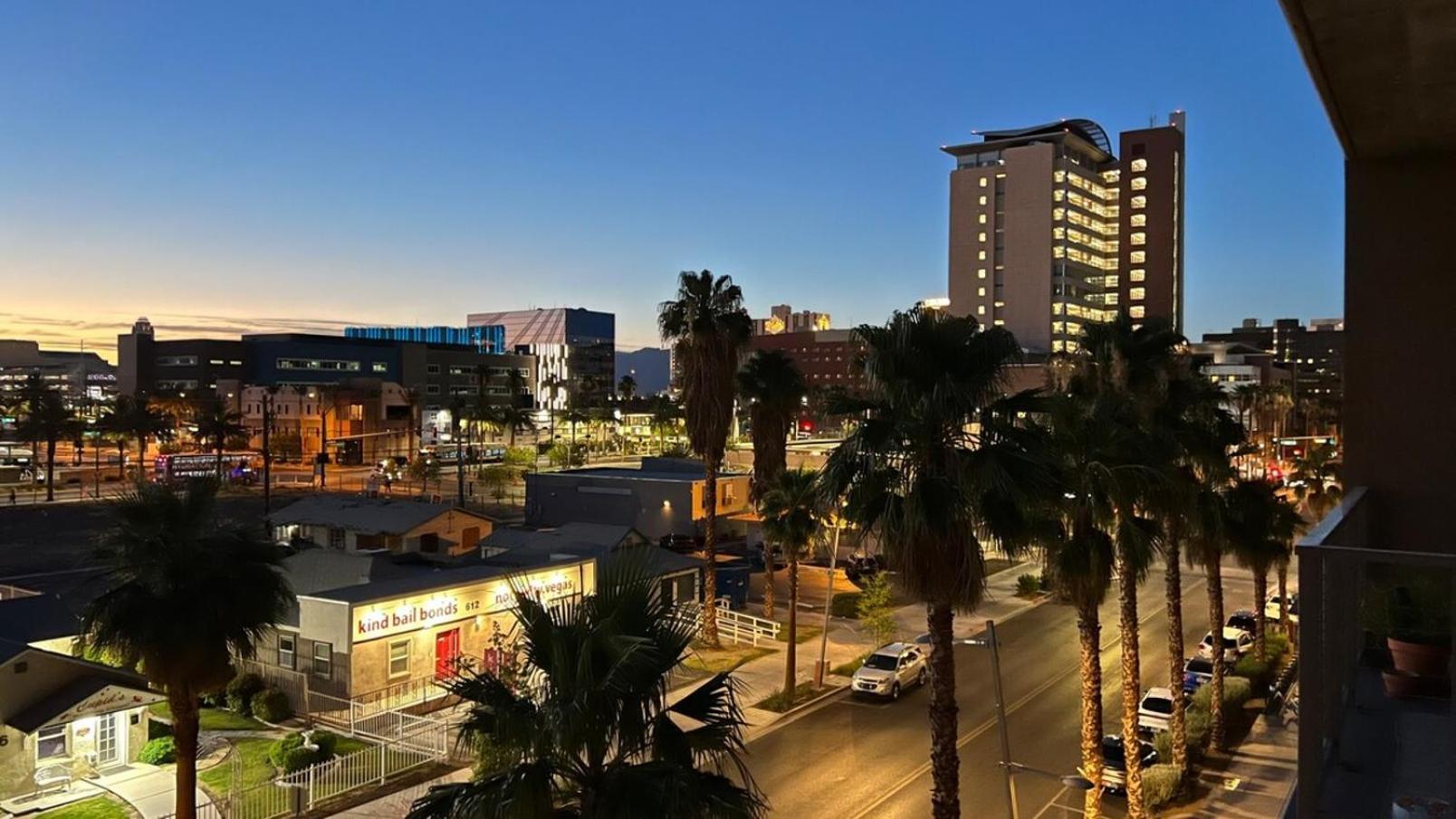 Balcony Luxury High Rise Downtown Fremont Casinos Holiday home Las Vegas