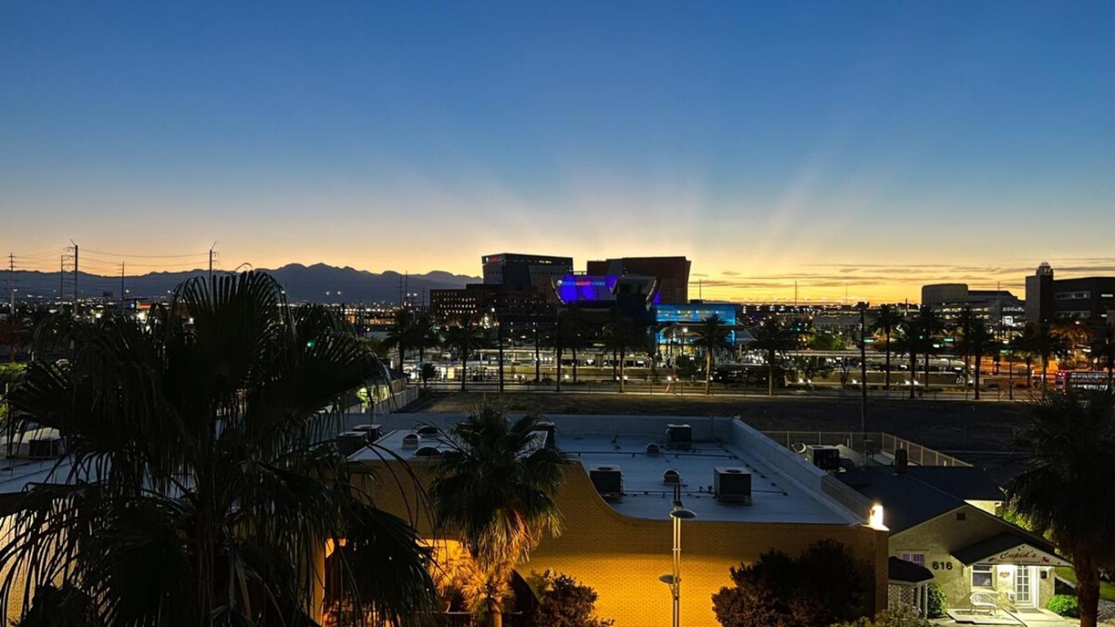 Balcony Luxury High Rise Downtown Fremont Casinos * Las Vegas