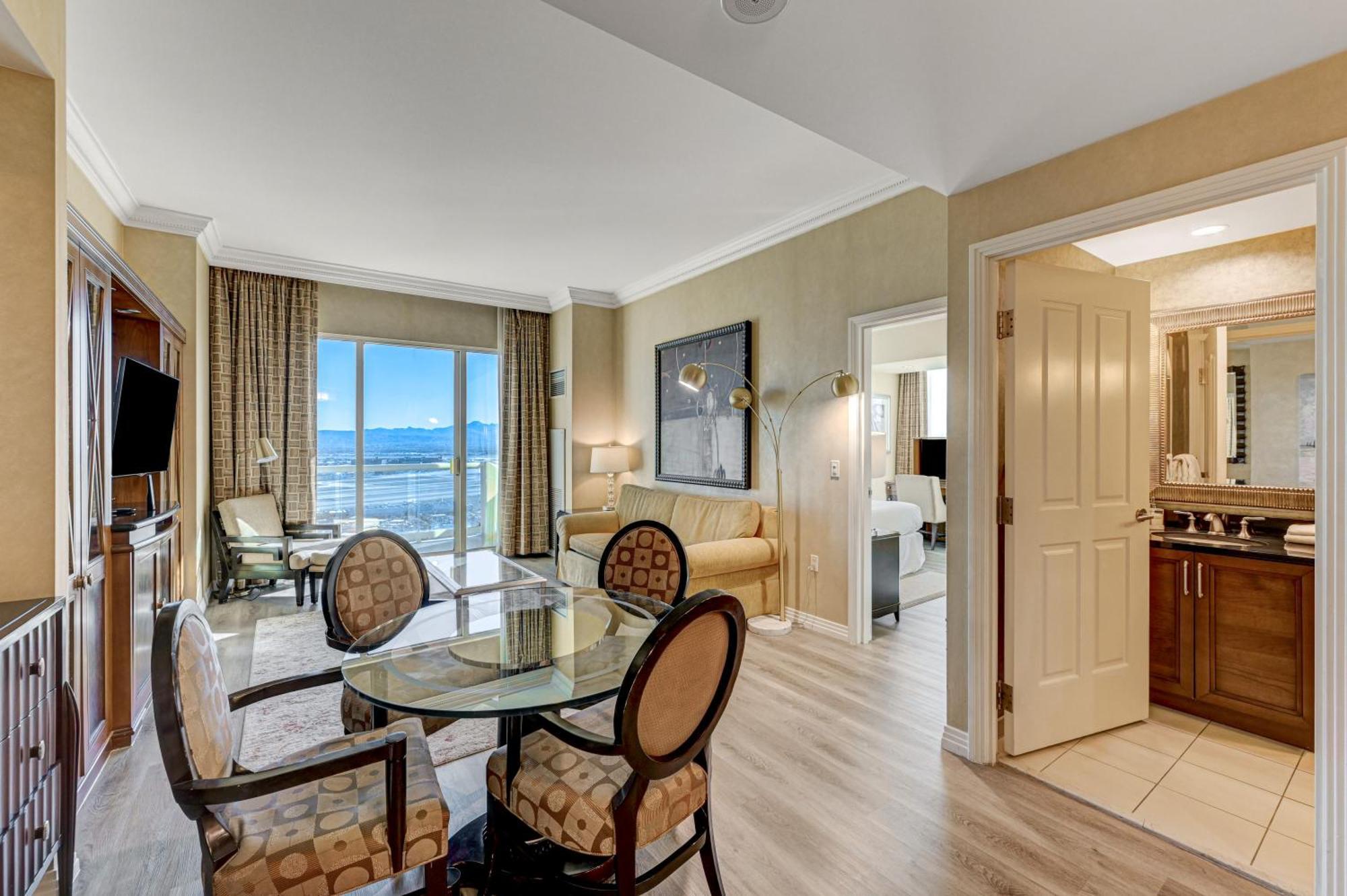 Signature Mgm 1 Bedroom Penthouse Apartment *