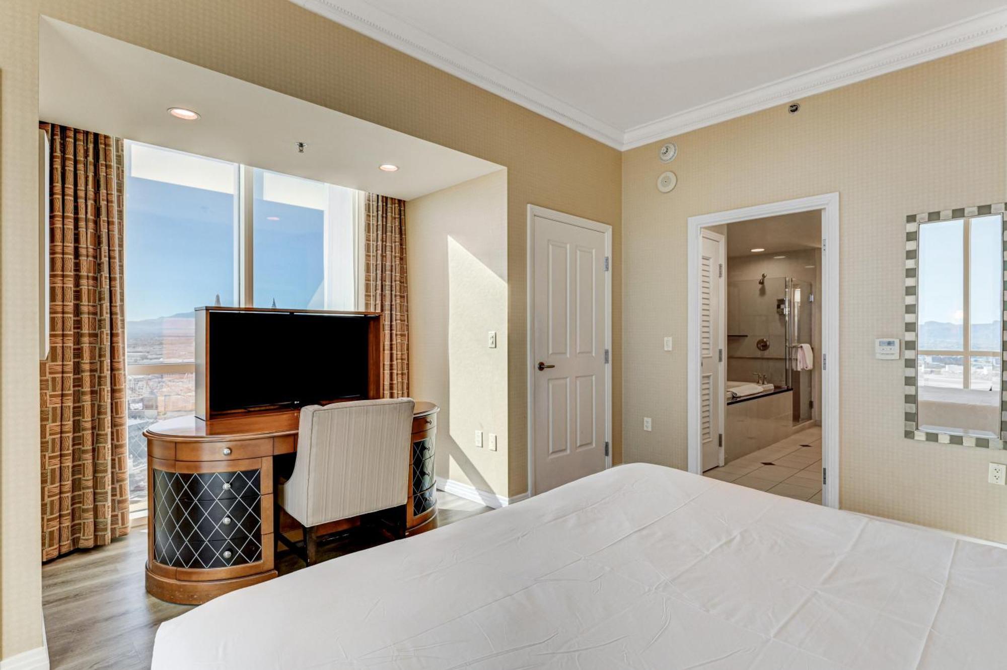 Signature Mgm 1 Bedroom Penthouse Apartment *