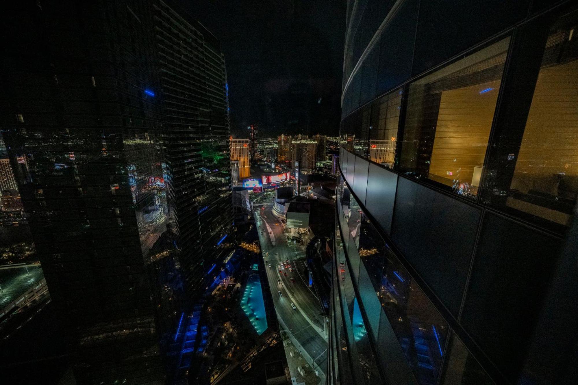 Stripviewsuites At Vdara * Las Vegas