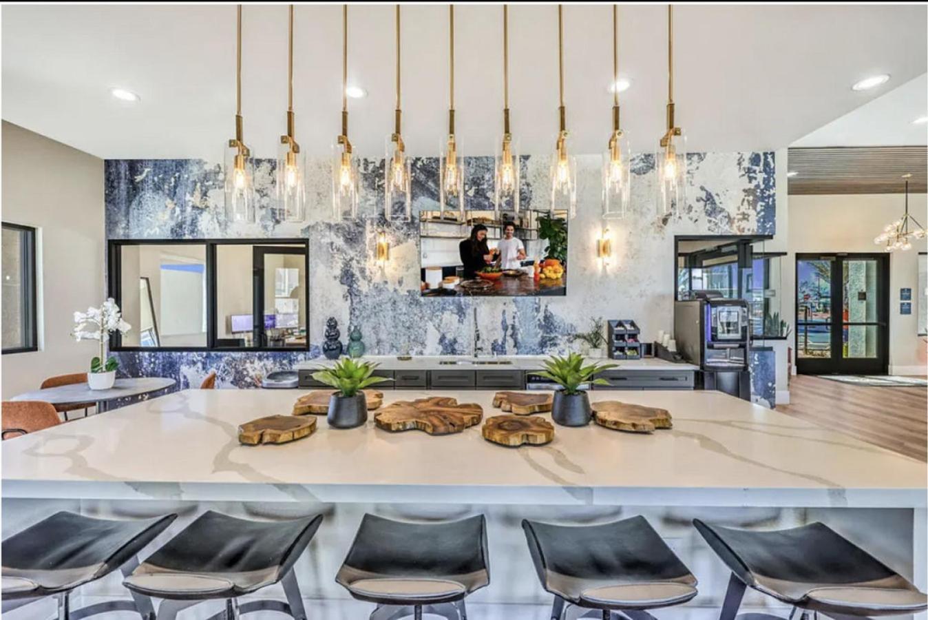 Apartment Landing At Summit On Boulder - 2 Bedrooms In Valley View Las Vegas