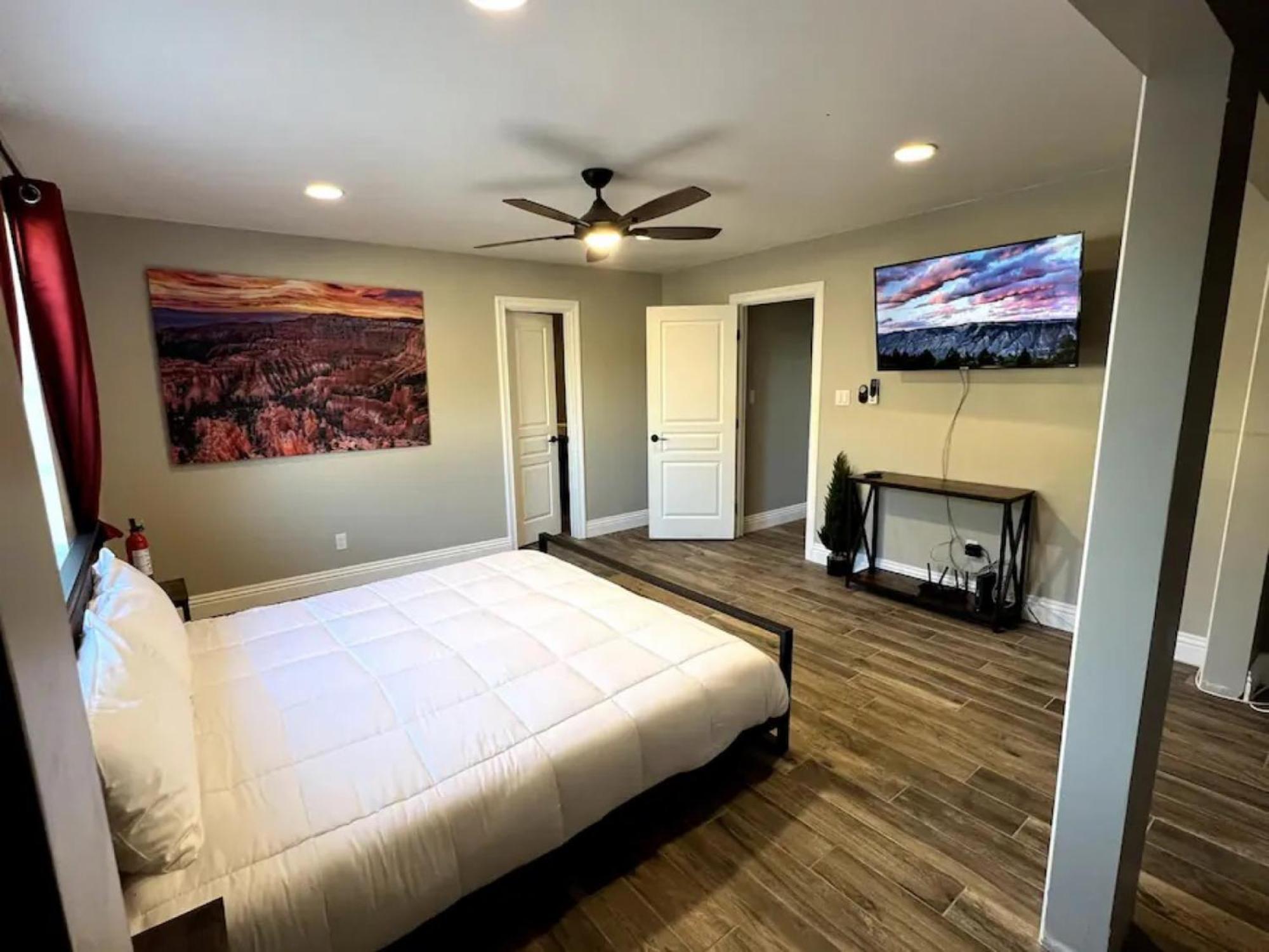 Lux Private - Pool, Billiards, 8 Smart Tvs, Board Games, Cotton Bedding - The Stone Sanctuary At Mccullough Hills Trailhead *
