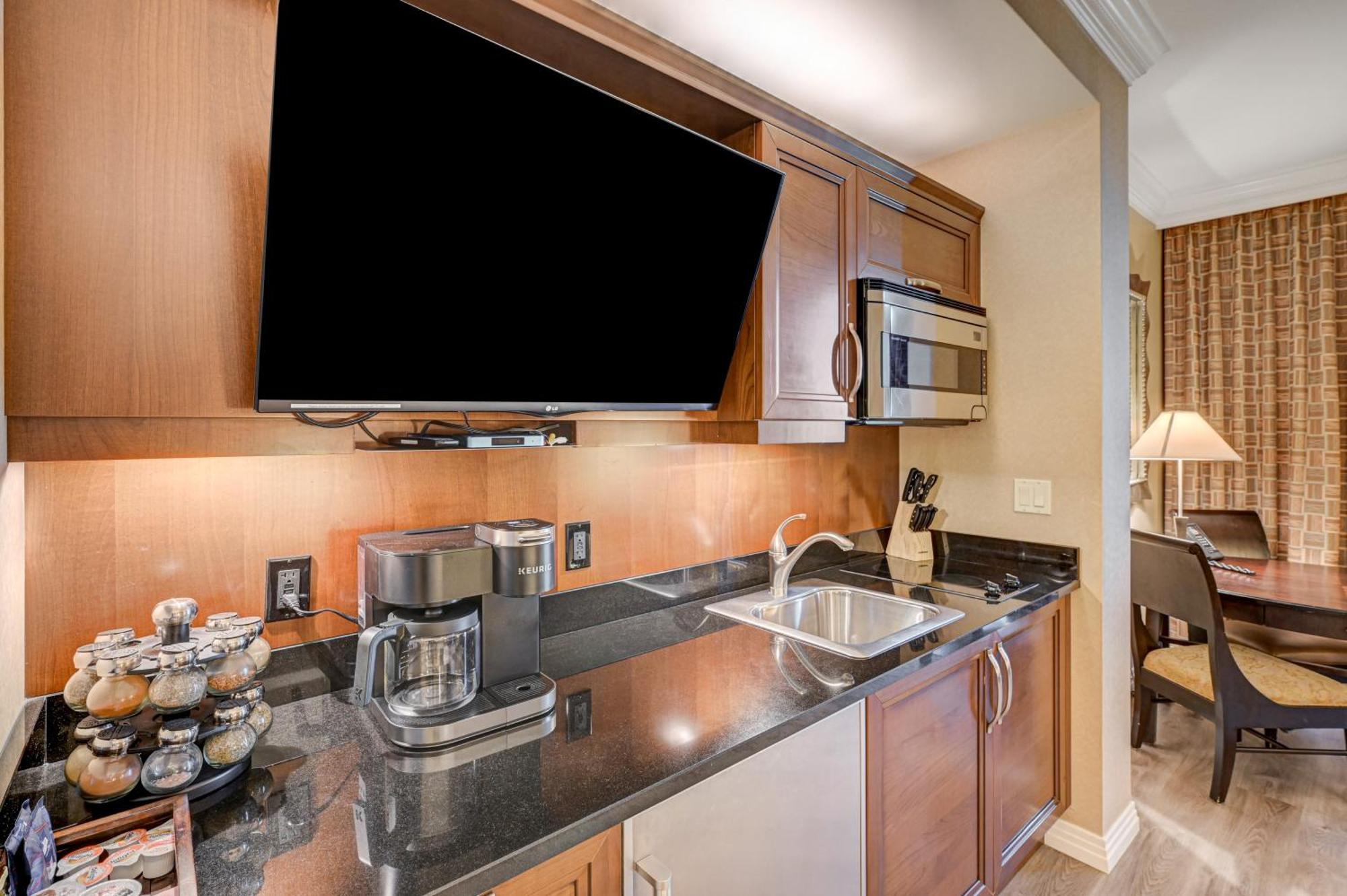 Luxury Mgm Signature, Great Location, Lazy River, No Fees * Las Vegas