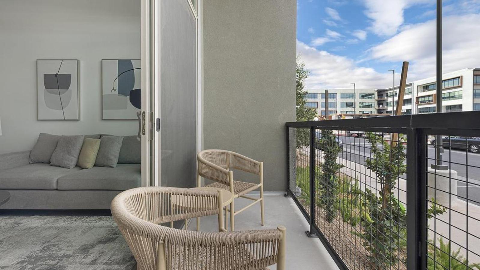 Apartment Landing At Vestra At Uncommons - In Spring Valley