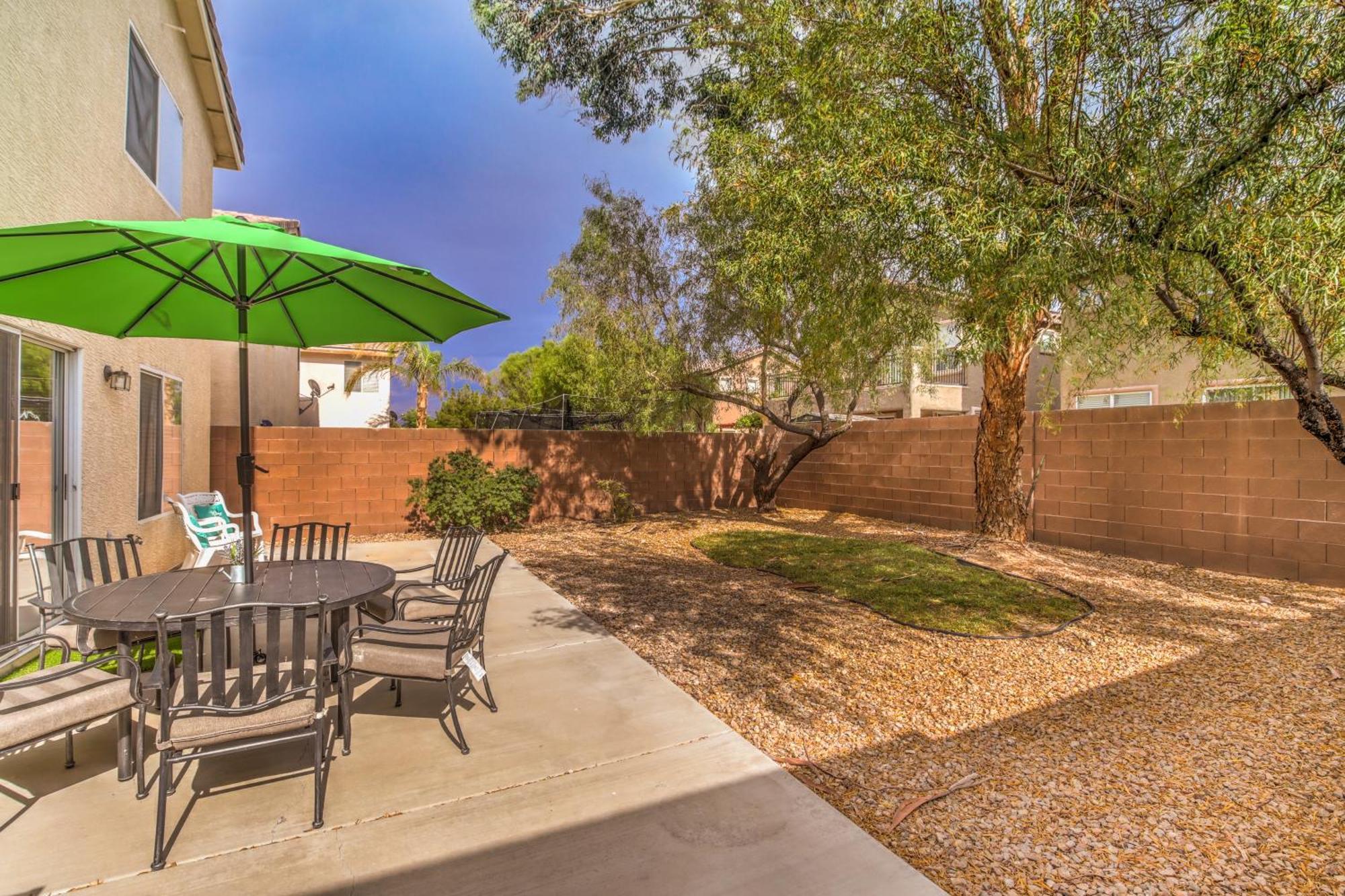 Holiday home 3br Near Shop,dining, Summerlin Mall-furnished