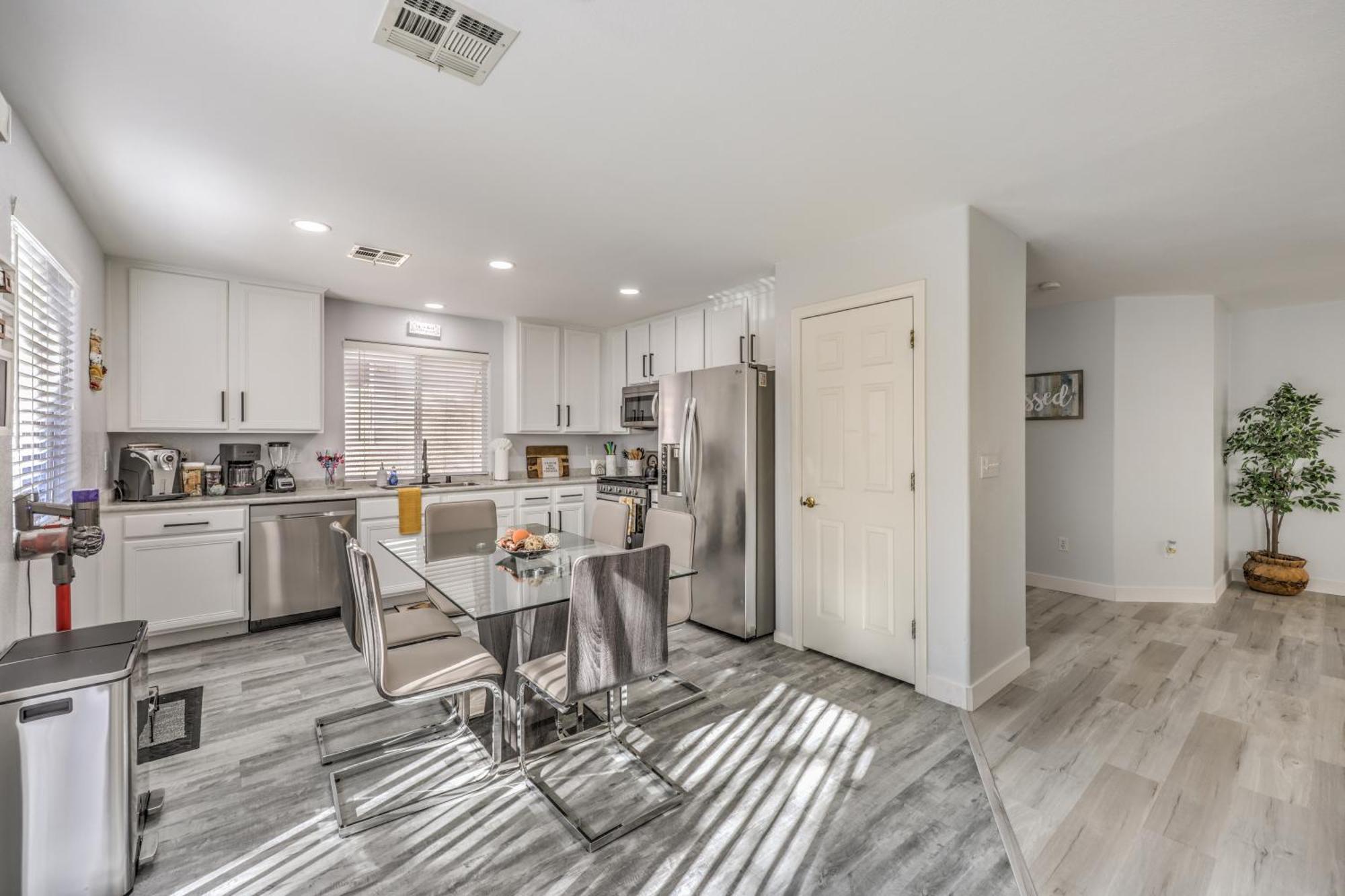 3br Near Shop,dining, Summerlin Mall-furnished Holiday home *