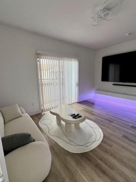 Newly Upgraded 2bed 2bath Condo! Apartamento Las Vegas