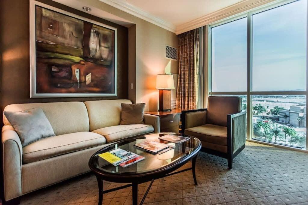 Amazing No Fee Free Parking Strip View Mgm 4607 *