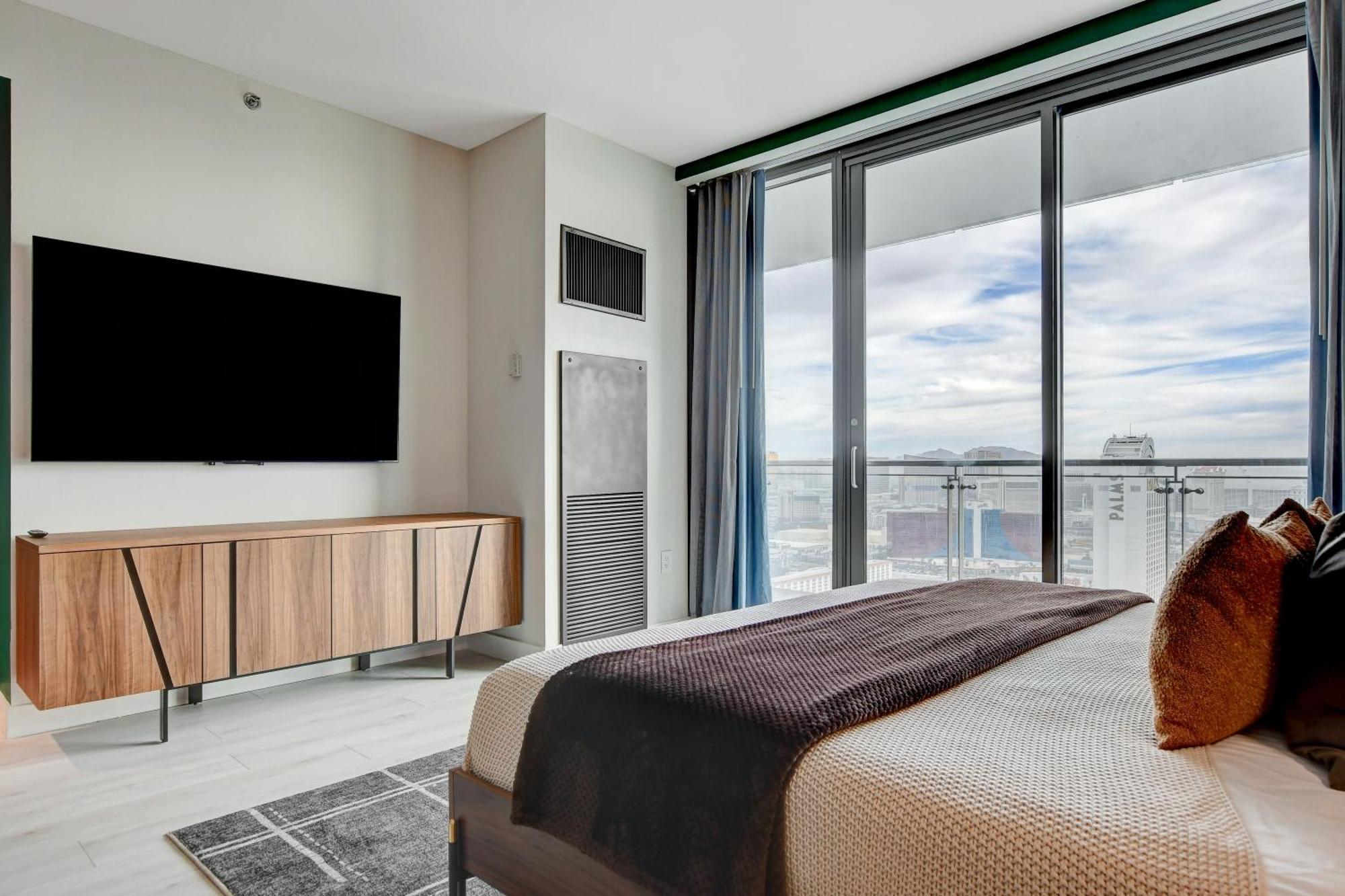 Ava 37th Flr Balcony Strip Views Palm Place Aparthotel *