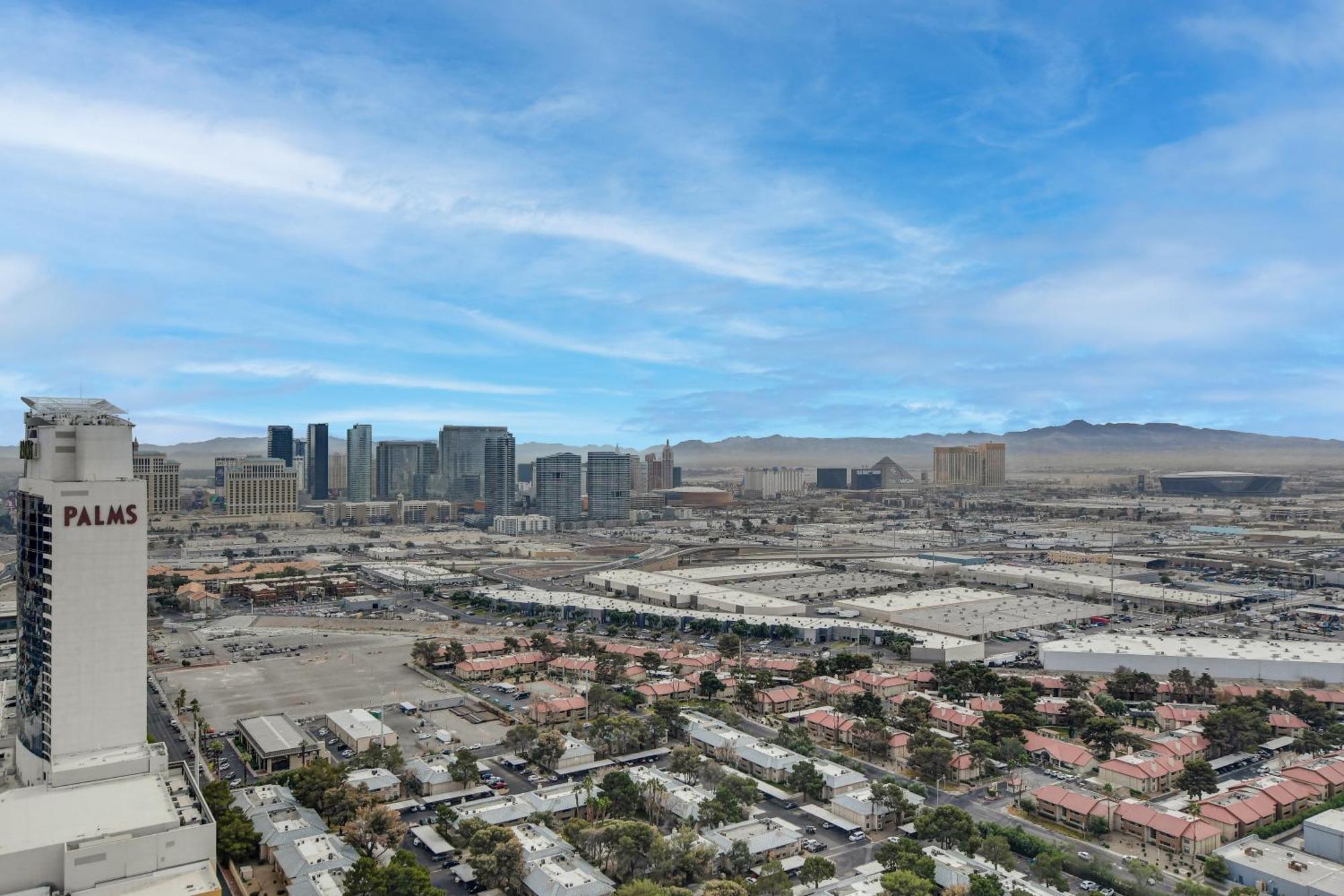 Ava 37th Flr Strip View Balcony Palms Place * Las Vegas