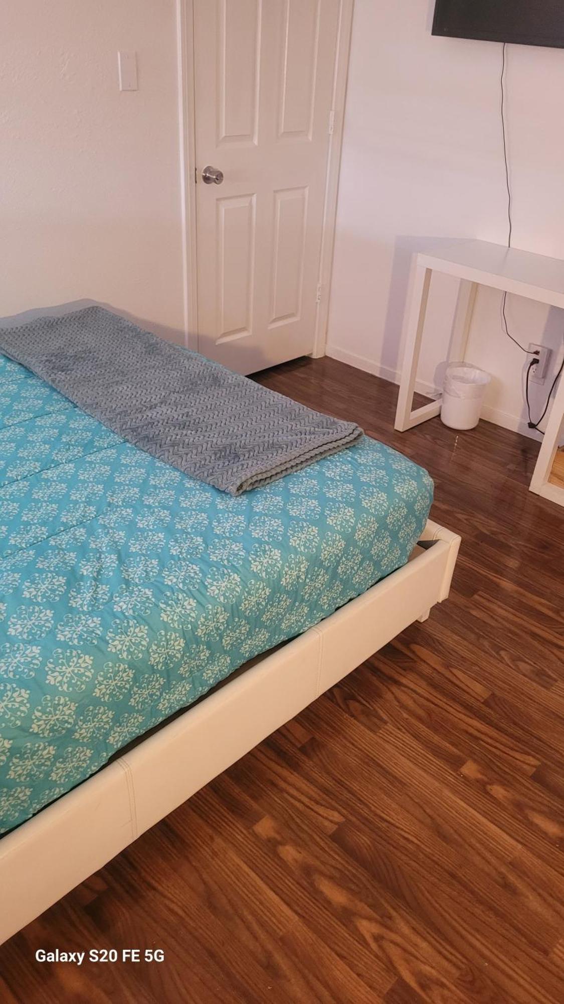 2 Bedroom Cozy Near The Strip