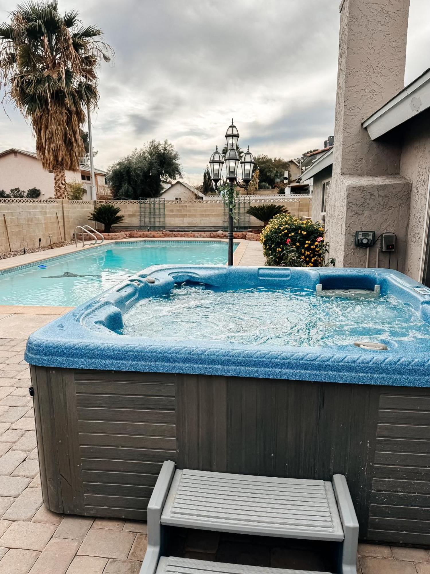 Fabulous Oasis In Near By Strip *