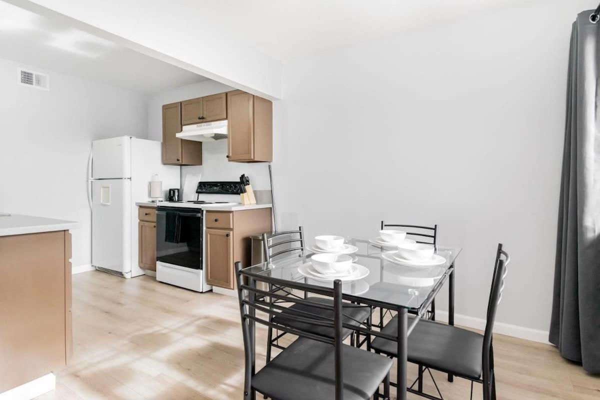 Gorgeous Two Bedroom Sleeps 6! Close To Strip!