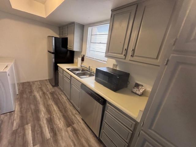 2 Or 3 Bedroom Walk To Strip Mgm Casino Shop Club Holiday home Las Vegas