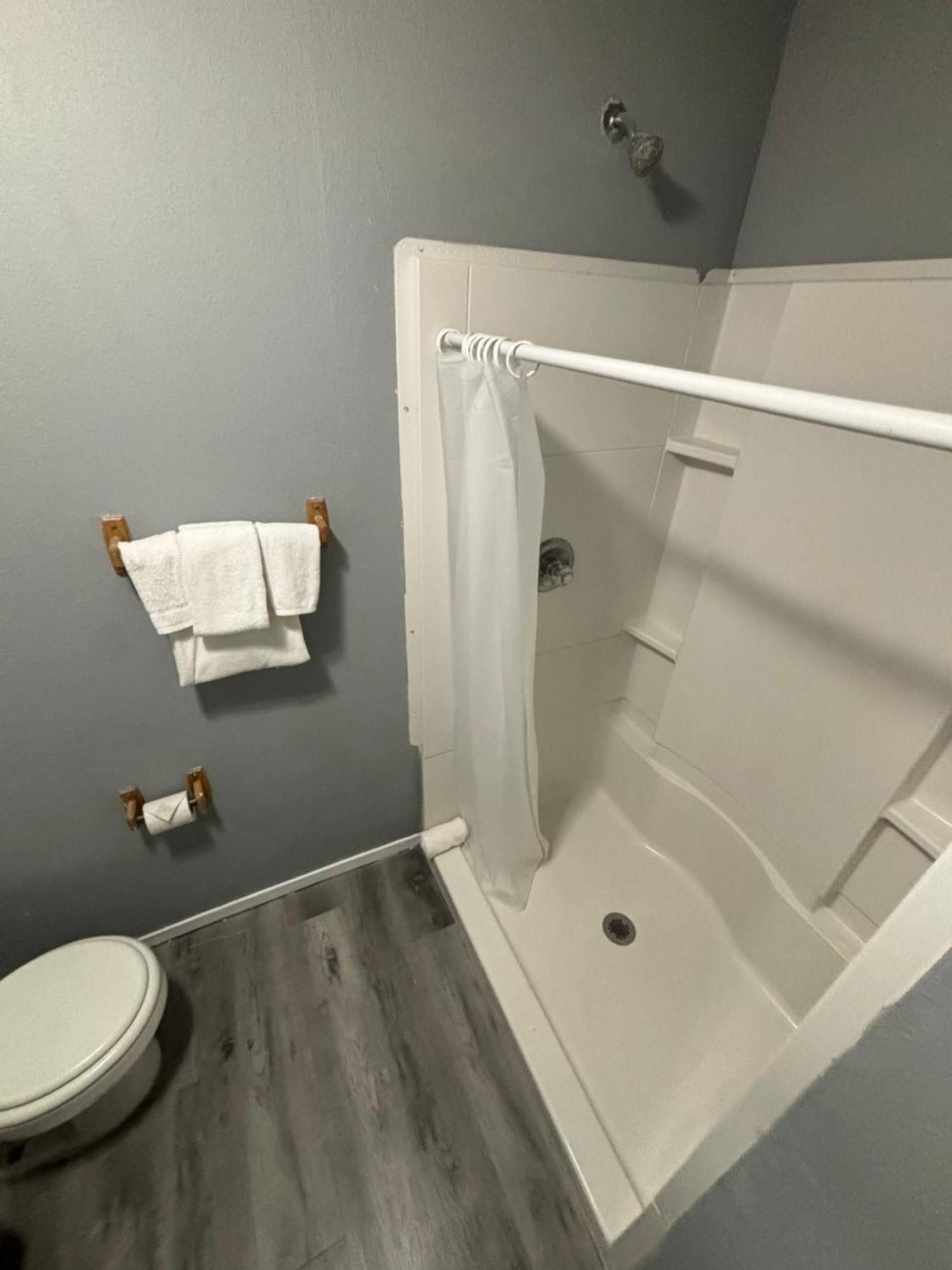 2 Or 3 Bedroom Walk To Strip Mgm Casino Shop Club Las Vegas