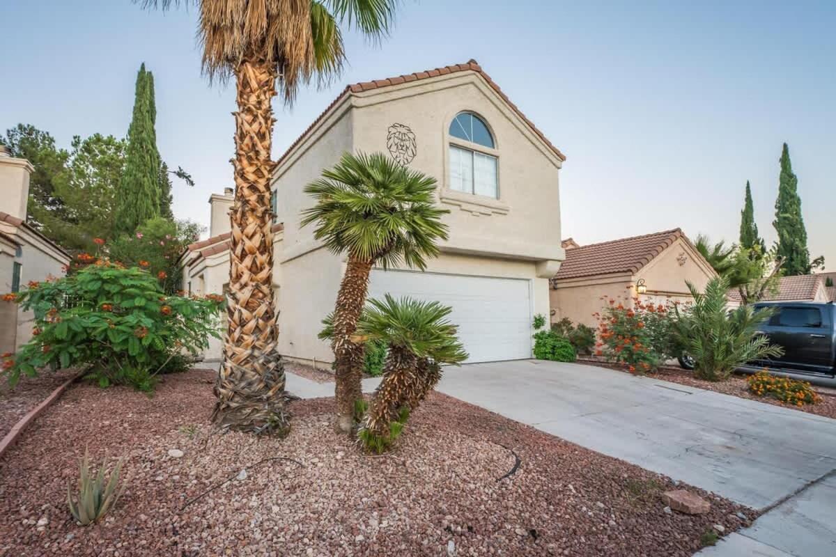 Spacious Retreat For Your Family Vegas Fun Vacation Villa *