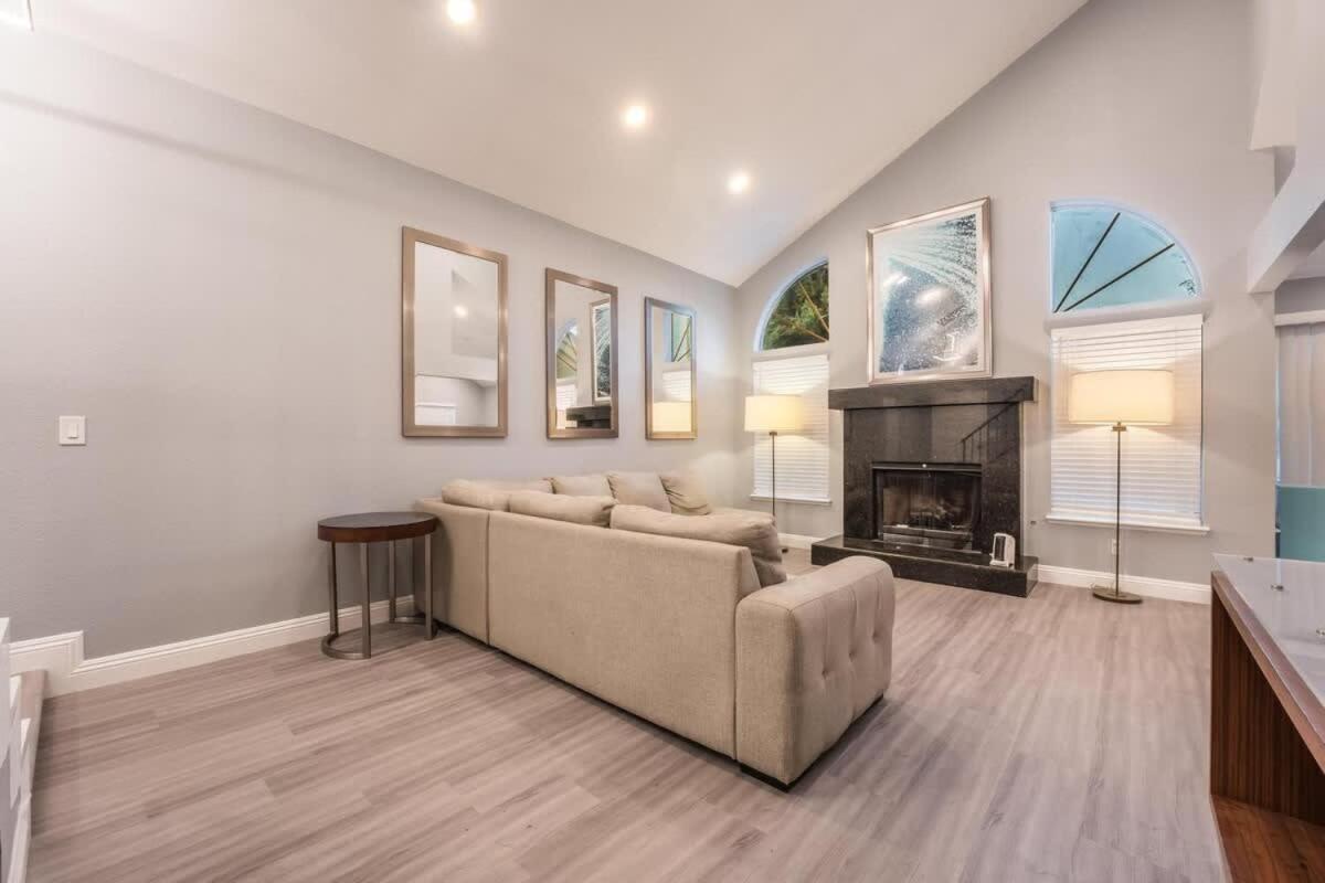Spacious Retreat For Your Family Vegas Fun Vacation *