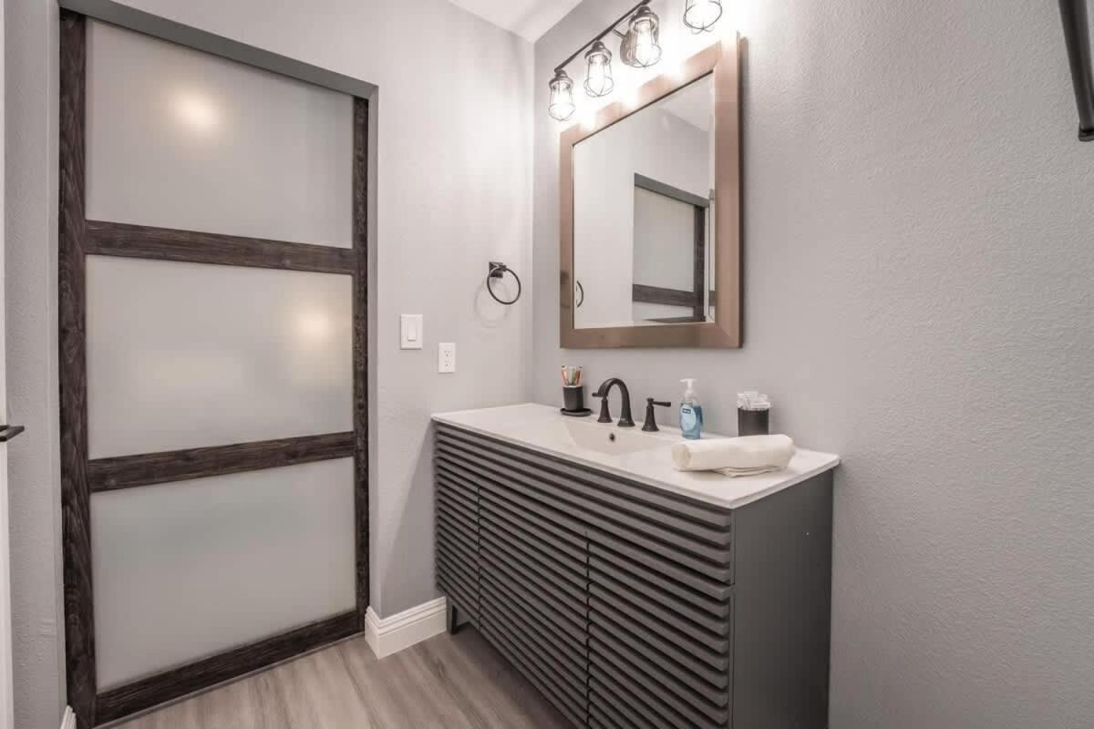 Spacious Retreat For Your Family Vegas Fun Vacation