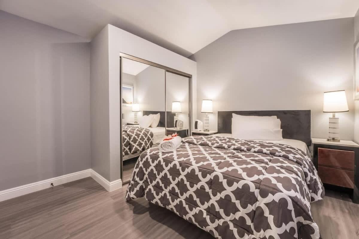 Villa Spacious Retreat For Your Family Vegas Fun Vacation