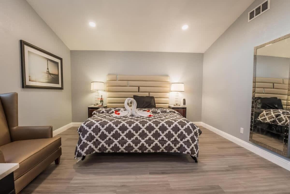 Villa Spacious Retreat For Your Family Vegas Fun Vacation Las Vegas