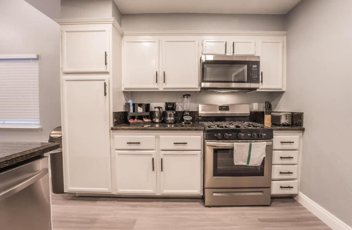 Spacious Retreat For Your Family Vegas Fun Vacation *